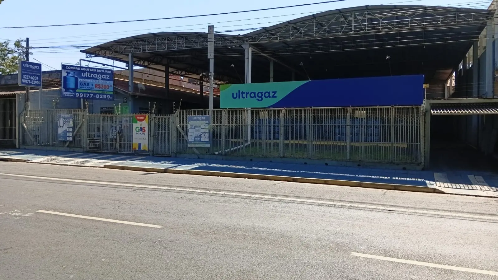Fachada real do depósito Alô Gás em Rio Preto